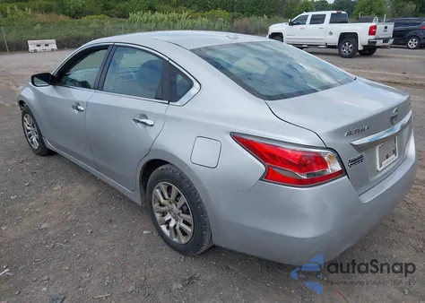 2015 Nissan Altima 2.5/2.5 S/2.5 Sl/2.5 Sv из США, поврежденный, VIN 1N4AL3AP5FN329643